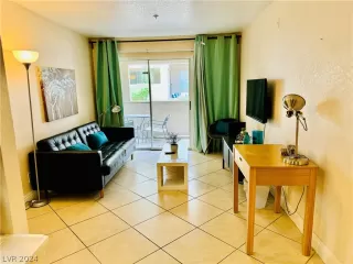 Photo #4: 2586946 Listing 