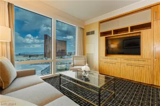 Photo #4: 2587005 Listing