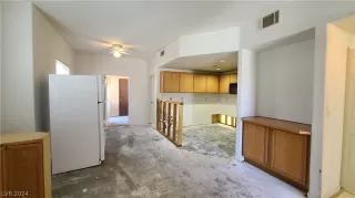 Photo #4: 2587010 Listing