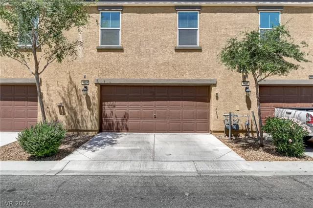 MLS: 2587075 Condo For Sale