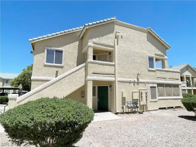 MLS: 2587078 Condo For Sale