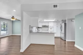 Photo #4: 2587084 Listing