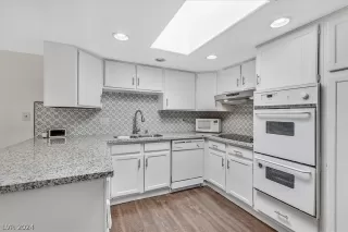 Photo #5: 2587084 Listing