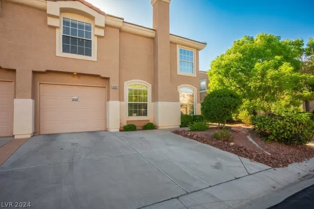 MLS: 2587089 Condo For Sale