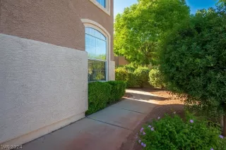 Photo #1: 2587089 Listing 