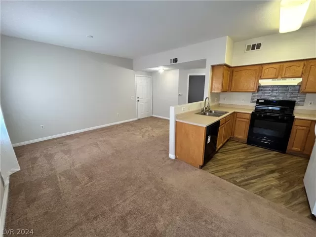 MLS: 2587094 Condo For Sale