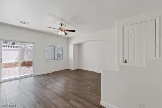 Photo #4: 2587119 Listing