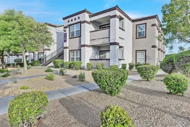 MLS: 2587120 Condo For Sale