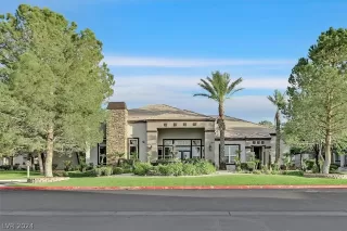 Photo #3: 2587120 Listing