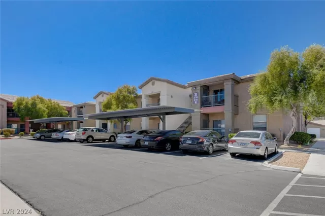 MLS: 2587144 Condo For Sale