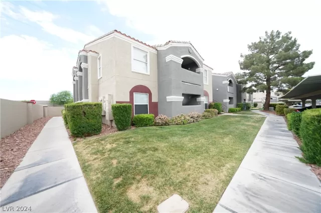 MLS: 2587151 Condo For Sale