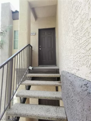 Photo #5: 2587163 Listing