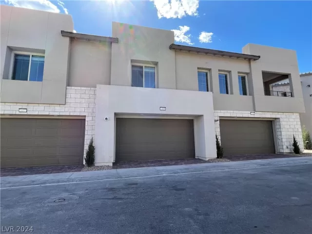 MLS: 2587221 Condo For Sale