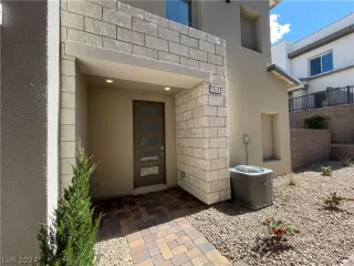 Photo #1: 2587221 Listing 