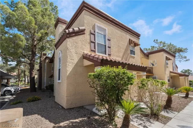 MLS: 2587240 Condo For Sale