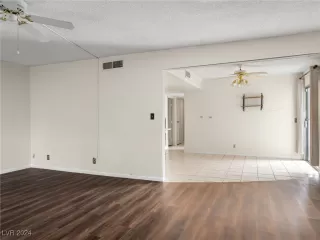 Photo #4: 2587279 Listing