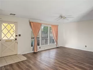 Photo #5: 2587279 Listing