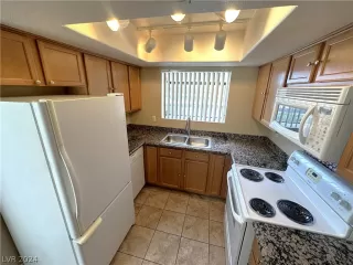 Photo #3: 2587333 Listing