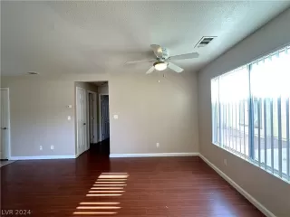 Photo #4: 2587333 Listing