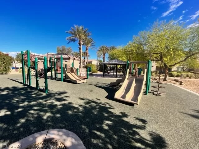 MLS: 2587359 Condo For Sale