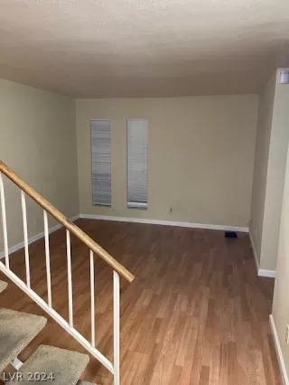 Photo #6: 2587367 Listing