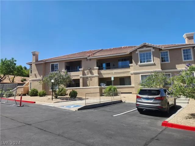 MLS: 2587416 Condo For Sale