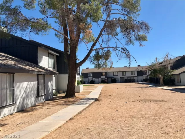 MLS: 2587421 Condo For Sale