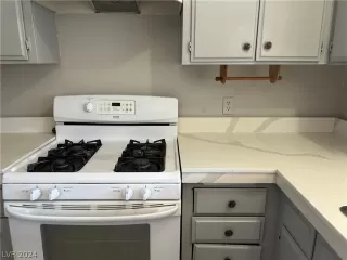 Photo #2: 2587421 Listing 