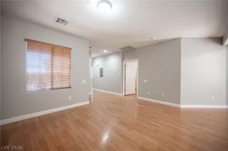 Photo #3: 2587457 Listing 