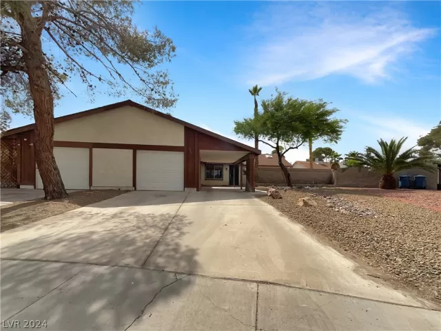 MLS: 2587464 Condo For Sale