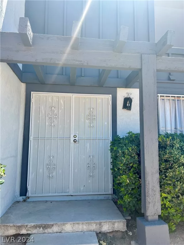 MLS: 2587560 Condo For Sale