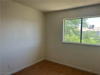 Photo #2: 2587560 Listing 