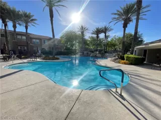 Photo #2: 2587562 Listing 