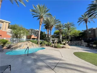 Photo #3: 2587562 Listing 
