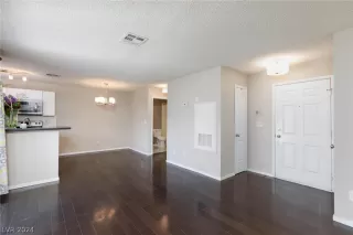 Photo #2: 2587576 Listing