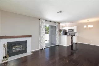 Photo #5: 2587576 Listing