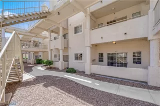 Photo #1: 2587603 Listing