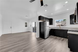 Photo #3: 2587603 Listing