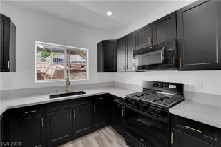 Photo #6: 2587603 Listing