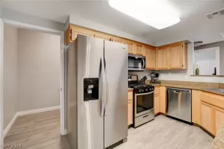 Photo #1: 2587667 Listing