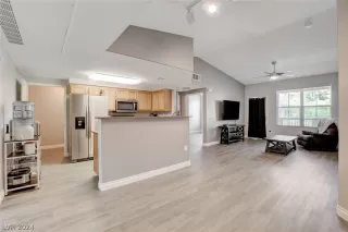 Photo #4: 2587667 Listing