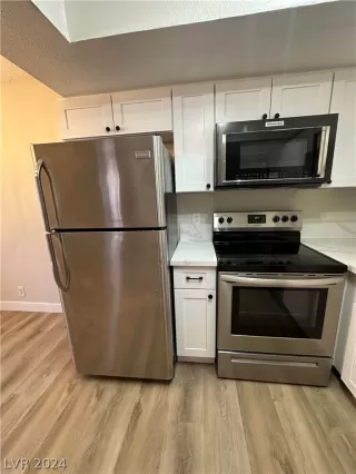 Photo #1: 2587688 Listing 