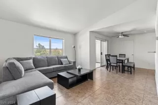 Photo #3: 2587746 Listing