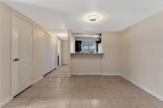 Photo #5: 2587764 Listing