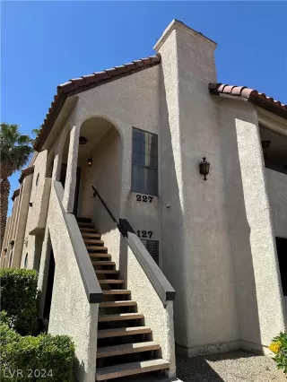 Photo #1: 2587765 Listing 