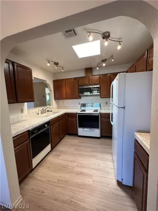 Photo #2: 2587765 Listing 