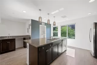 Photo #2: 2587823 Listing