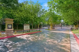 Photo #5: 2587823 Listing