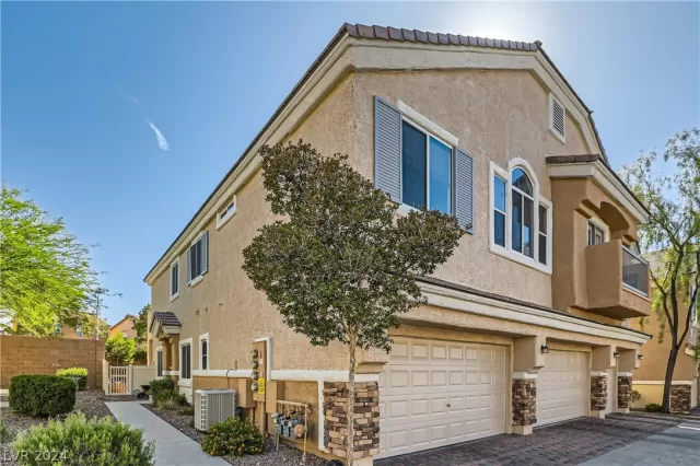 MLS: 2587842 Condo For Sale