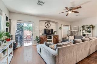 Photo #3: 2587842 Listing 